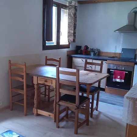Votre Appartement Savoyard Avec Parking A La Telecabine Pour Skier Les 3 Vallees ! Villarlurin Exterior photo