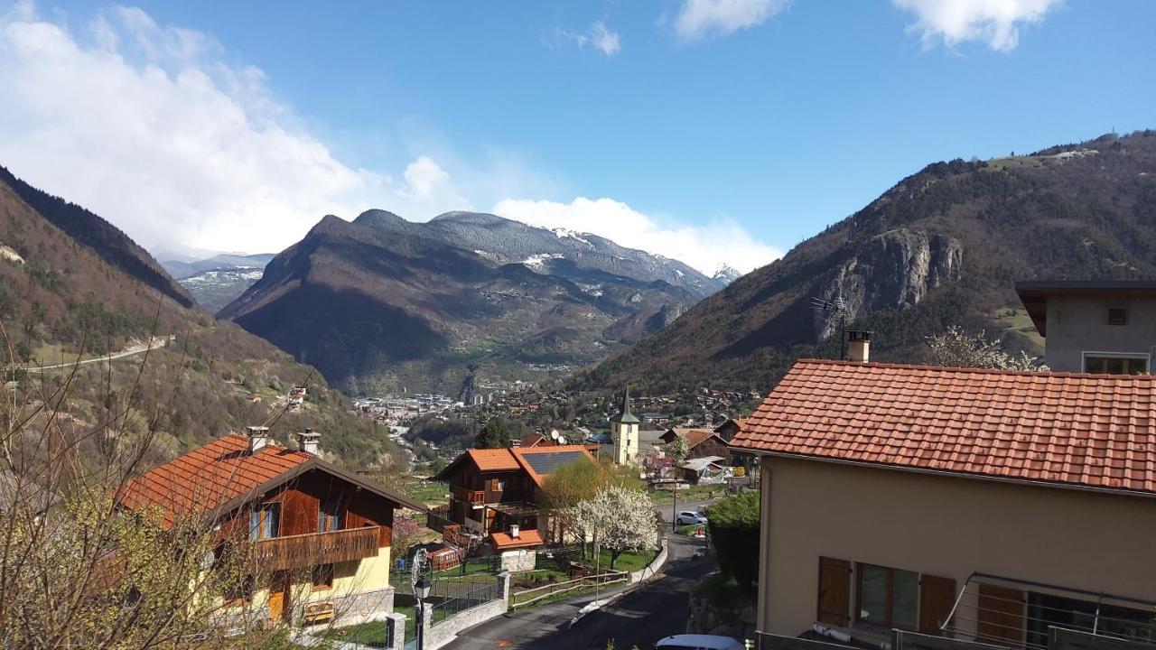 Votre Savoyard Avec Parking A La Telecabine Pour Skier Les 3 Vallees ! Apartment