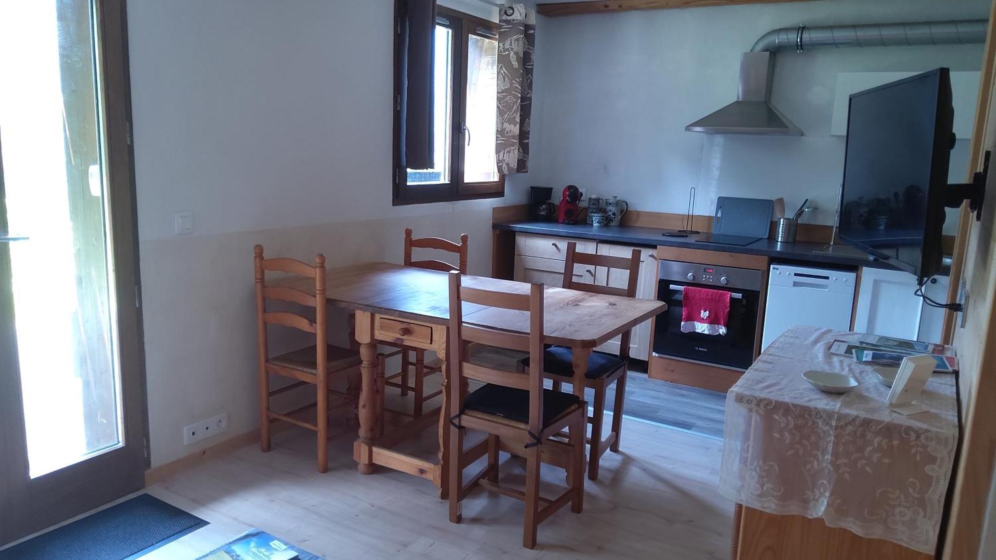 Votre Savoyard Avec Parking A La Telecabine Pour Skier Les 3 Vallees ! Apartment